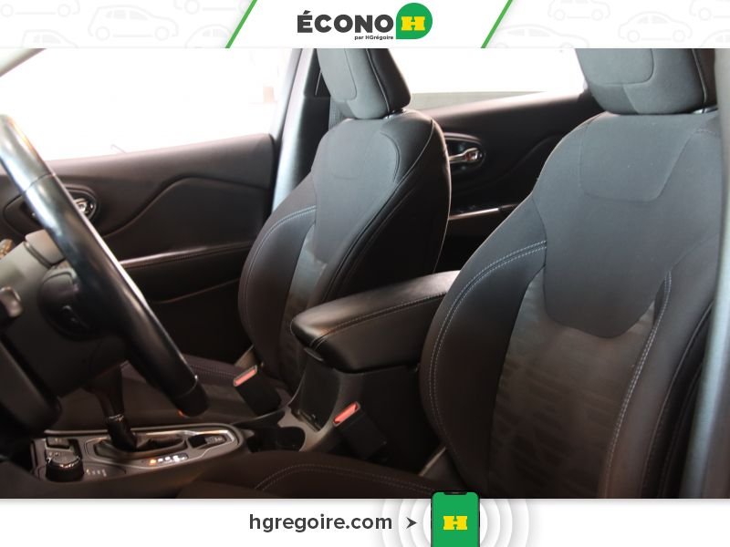 2019 Jeep Cherokee Green Laval - photo #16