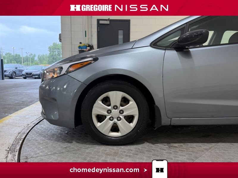 2017 Kia Forte Grey Laval - photo #11