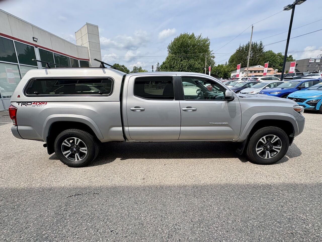 Toyota TACOMA 2018 Argent Mont-Laurier - photo #7