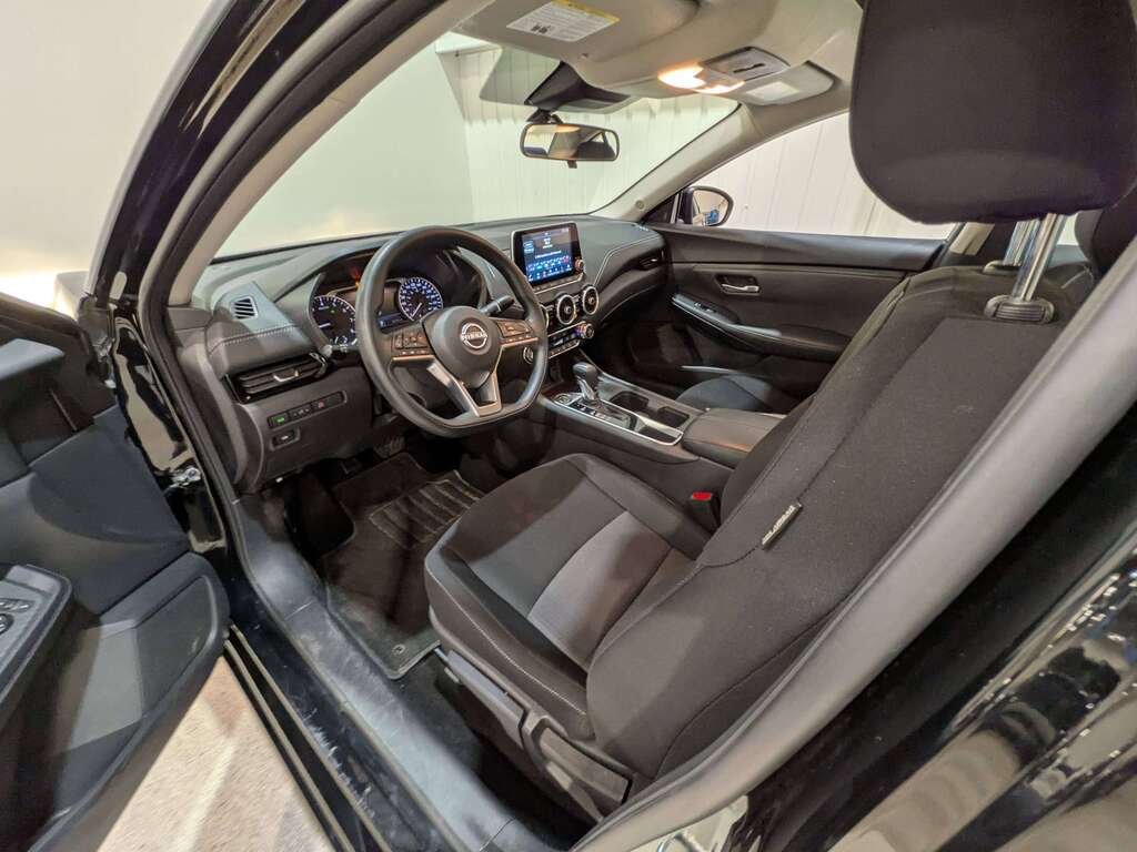 2024 Nissan Sentra SV CVT Black Val-David - photo #7