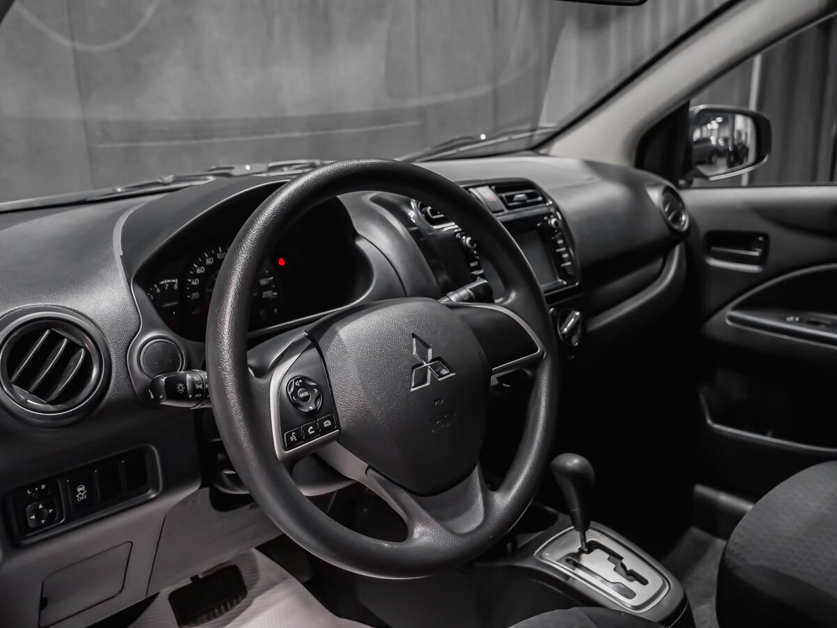 Mitsubishi Mirage ES 2018 Argent Montréal - photo #7