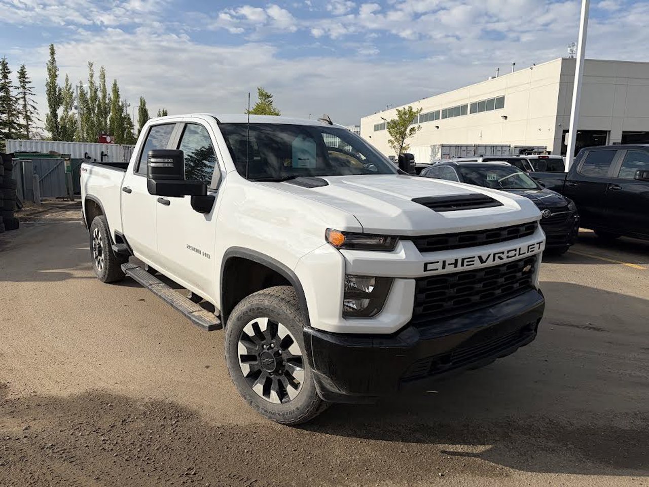 2020 Chevrolet Silverado 2500HD 4WD Crew Cab 159 Custom White Sherwood Park - photo #1