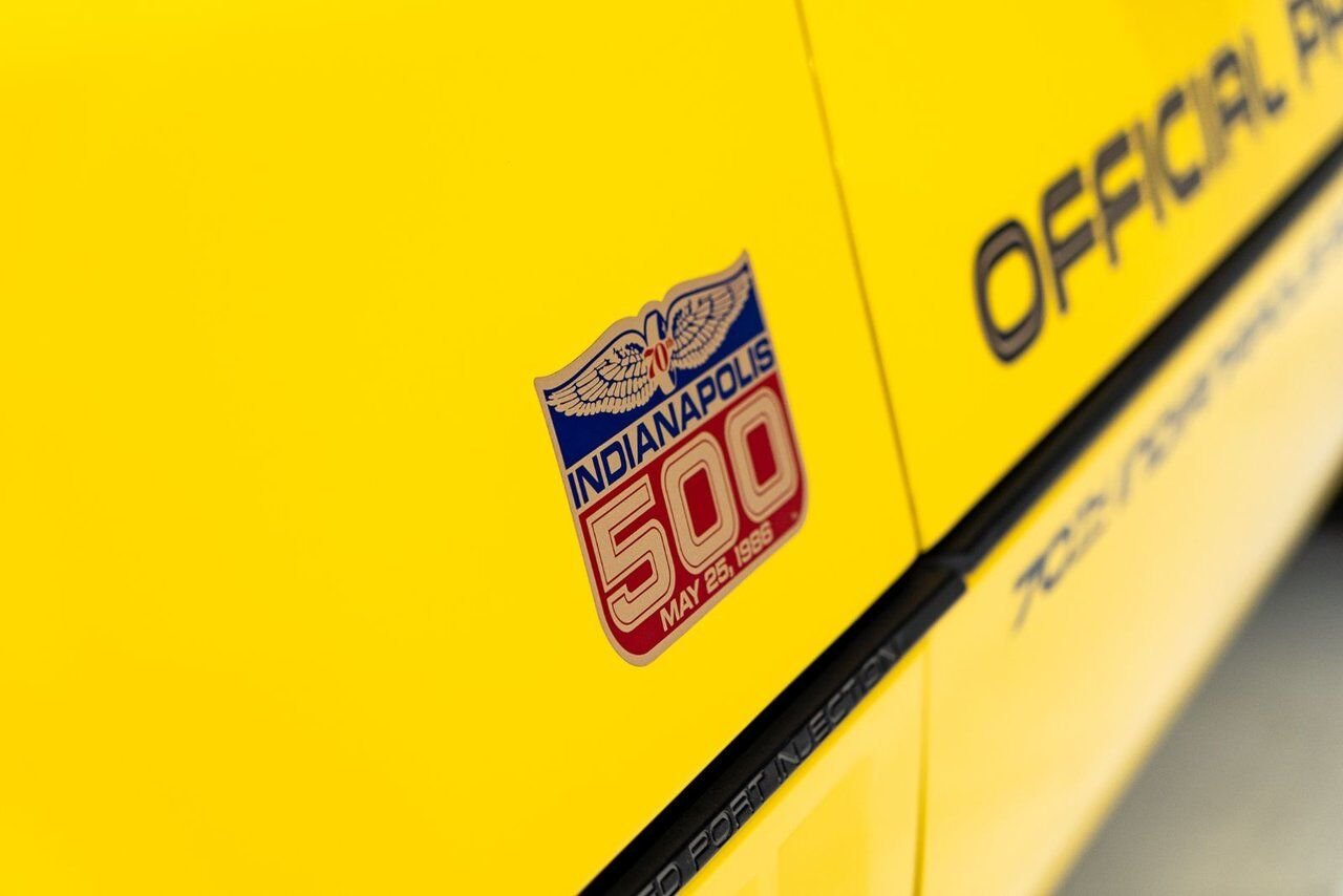 1986 Chevrolet Corvette Pace Car livery with only 17,380km (10,800miles) Yellow Montreal - photo #62