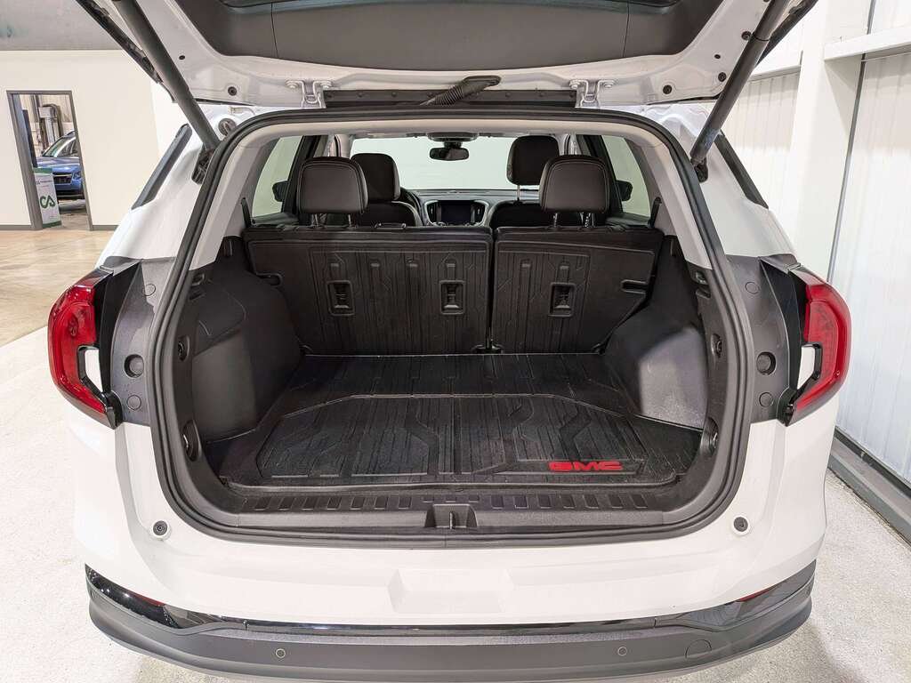 2023 GMC Terrain AWD 4dr SLT White Val-David - photo #8