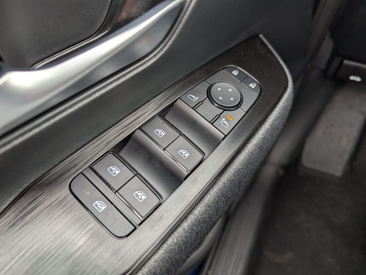 NISSAN Kicks KICKS SV AVANT 2026 Bleu foncé nacré Châteauguay - photo #21