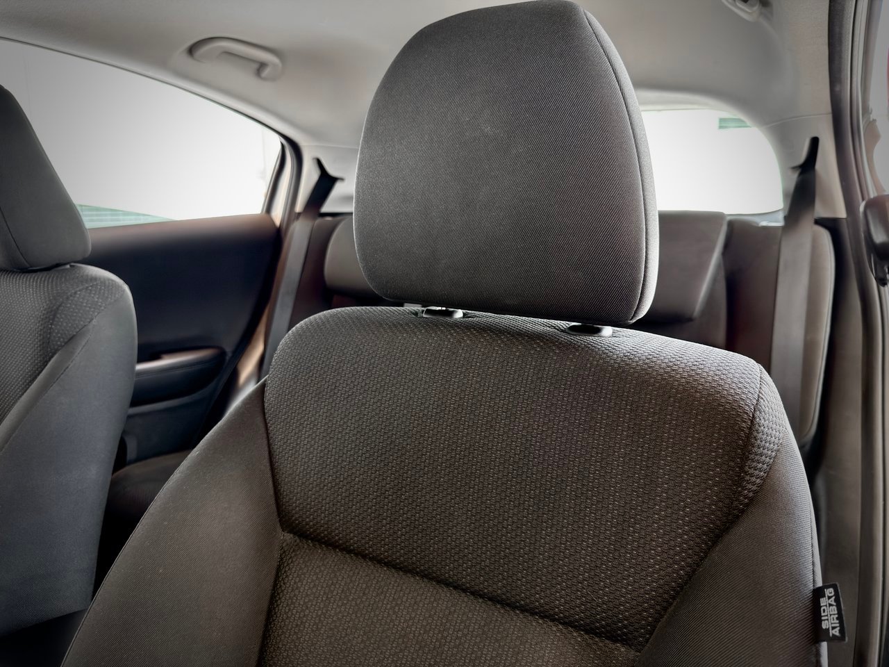 2016 Honda HR-V Notre-Dame-des-Prairies - photo #15