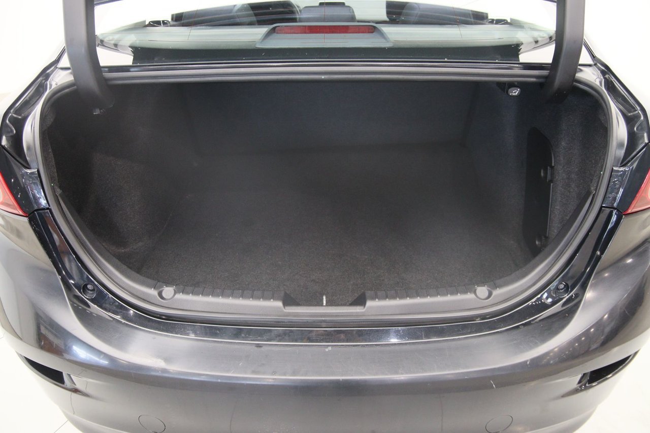 2018 Mazda Mazda3 VIN JM1BN1U79J1182462 Black Baie-Comeau - photo #15