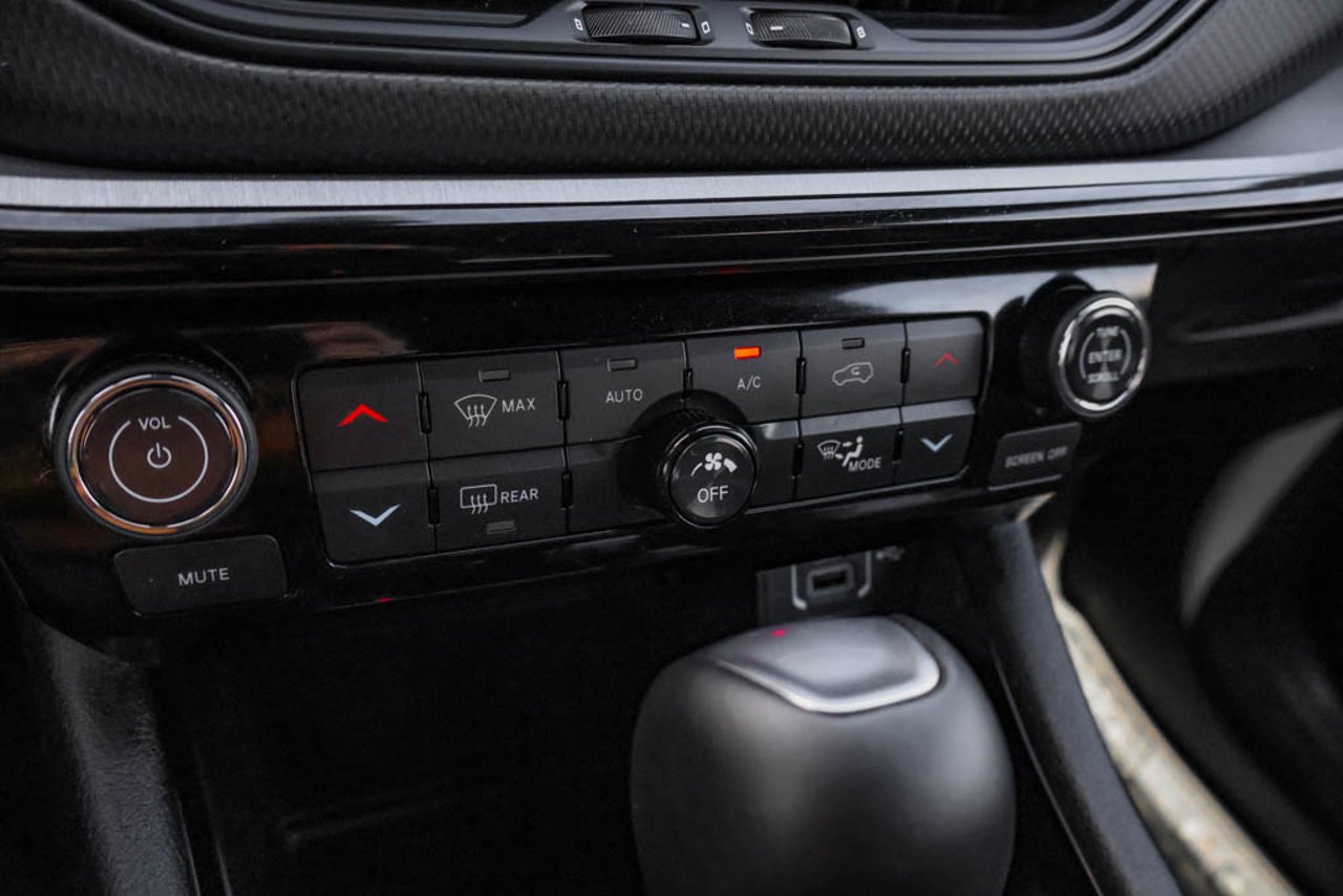 2025 Jeep Compass Trailhawk 4x4 White Sherwood Park - photo #24