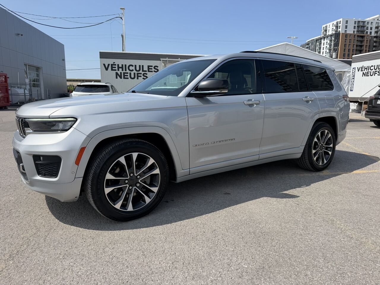 Jeep Grand Cherokee L Overland 4x4 HEMI 5.7L 2022 Argent Laval - photo #0