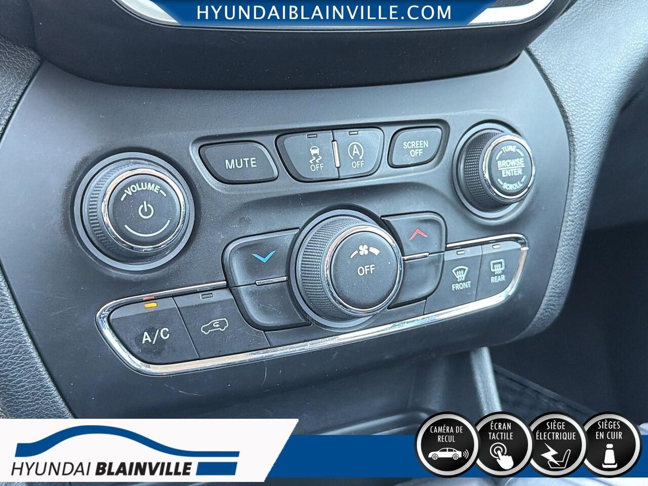 Jeep Cherokee 2020 Blanc Blainville - photo #15