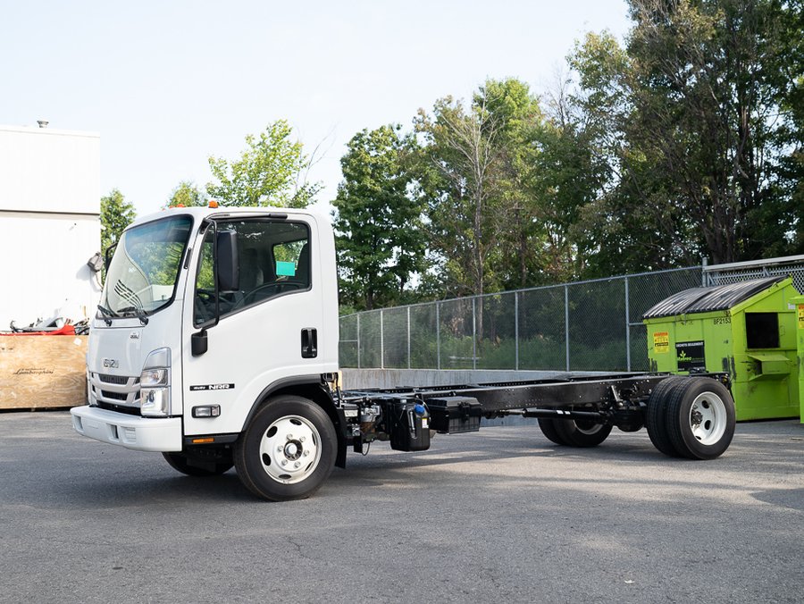 2024 ISUZU NRR 2024 White