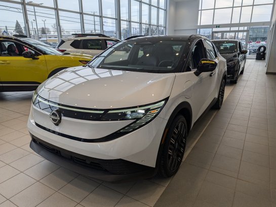 2026 Nissan LEAF 2026 Everest White Pearl Tricoat/Black