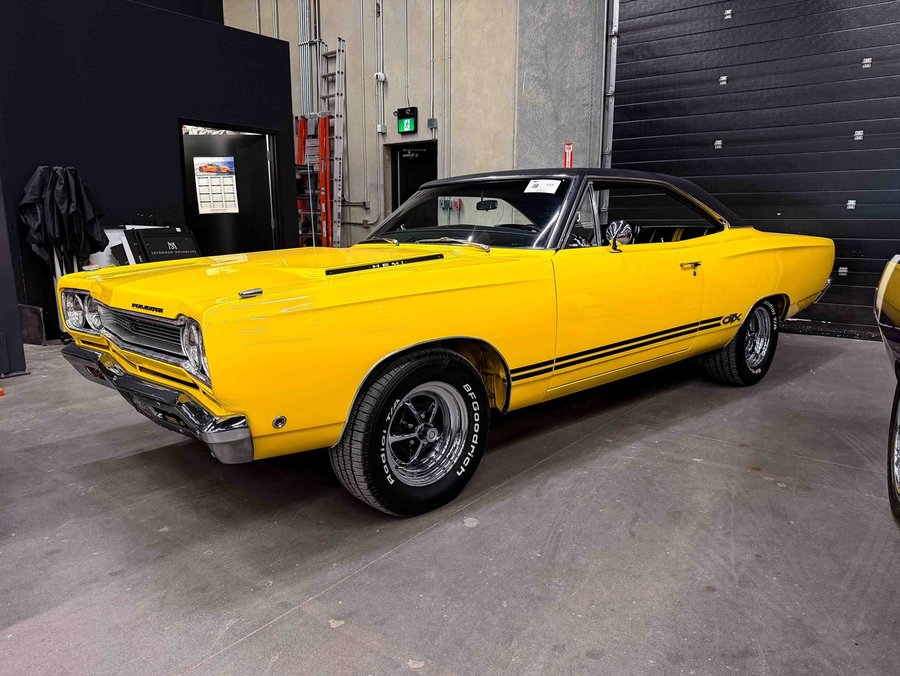 1968 Plymouth GTX 1968 Yellow