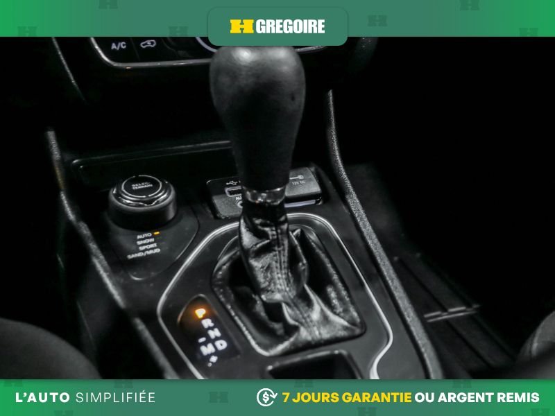 2022 Jeep Cherokee White Laval - photo #20