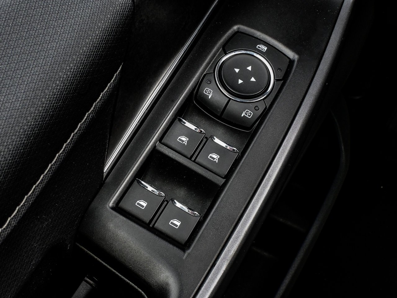 2025 Ford F-150 XLT 4WD SuperCrew 5.5' Box Grey Sherwood Park - photo #17