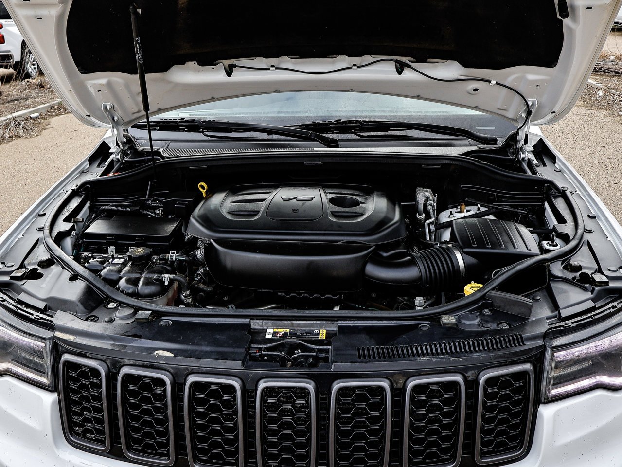 2021 Jeep Grand Cherokee High Altitude 4x4 White Sherwood Park - photo #8