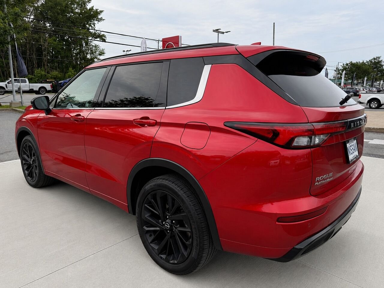 2026 NISSAN Rogue Plug-In Hybrid ROGUE PHEV PLATINE Royal Red Châteauguay - photo #2