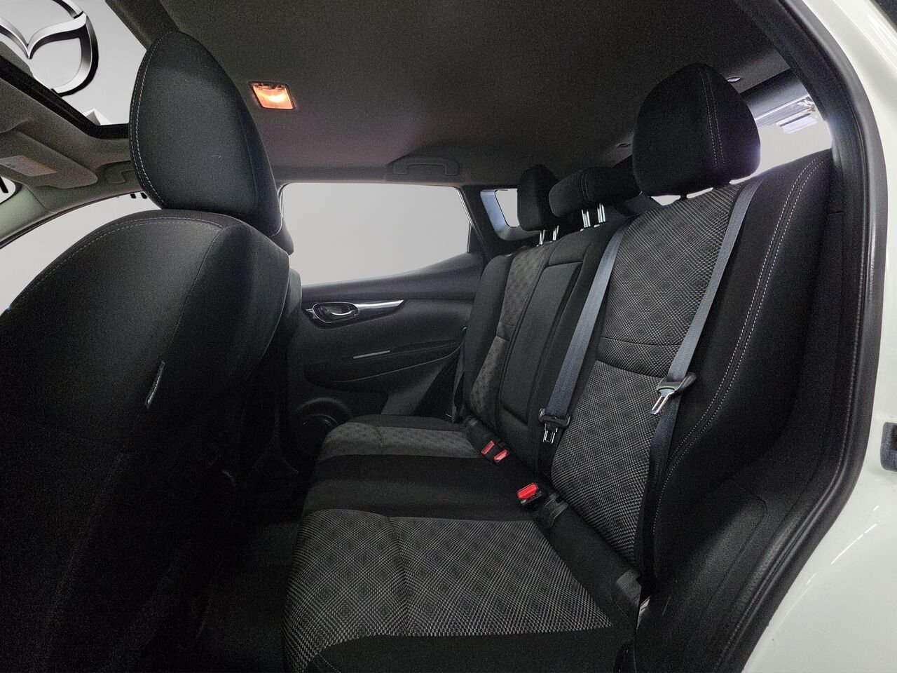 Nissan Qashqai 2018 Blanc Val-David - photo #18