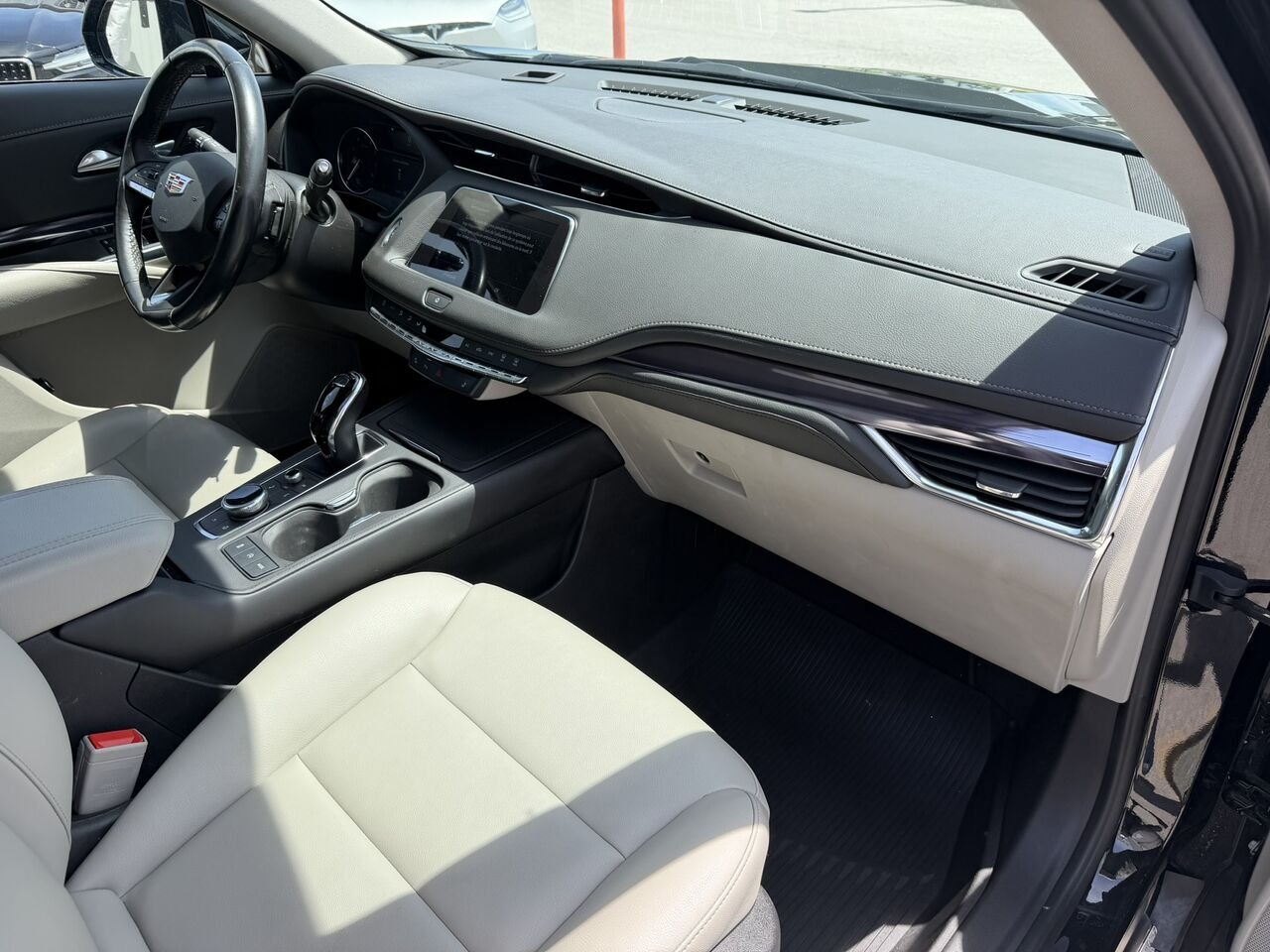2023 Cadillac XT4 LUXURY AWD FINANCEMENT À PARTIR DE 3.99% STOCK XP5650 Black Laval - photo #16