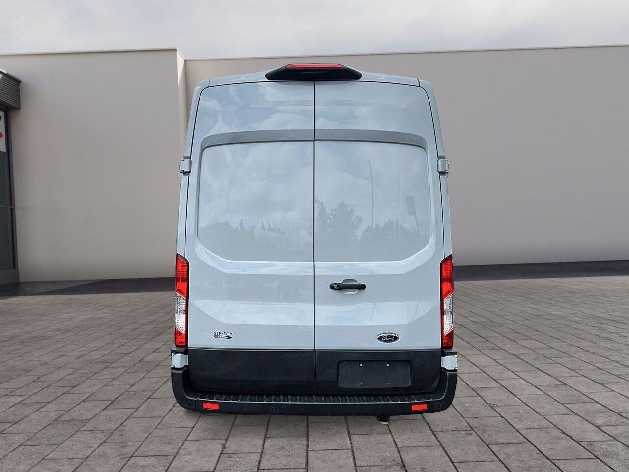 2022 Ford E-Transit Toit surélevé White Québec - photo #2