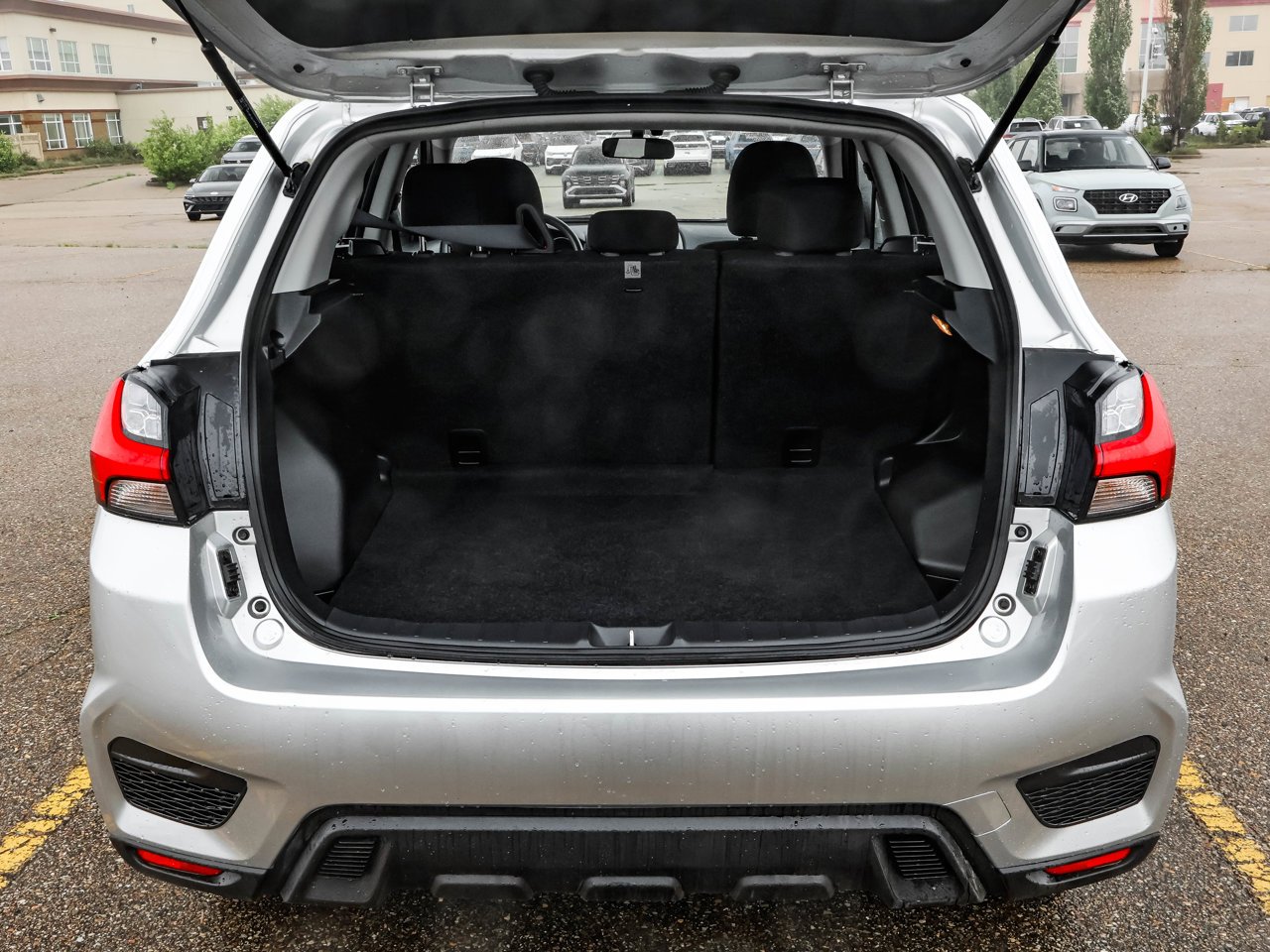 2024 Mitsubishi RVR ES AWC Grey Sherwood Park - photo #8