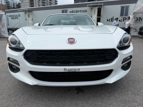 2017 FIAT 124 Spider LUSSO White Laval - photo #17