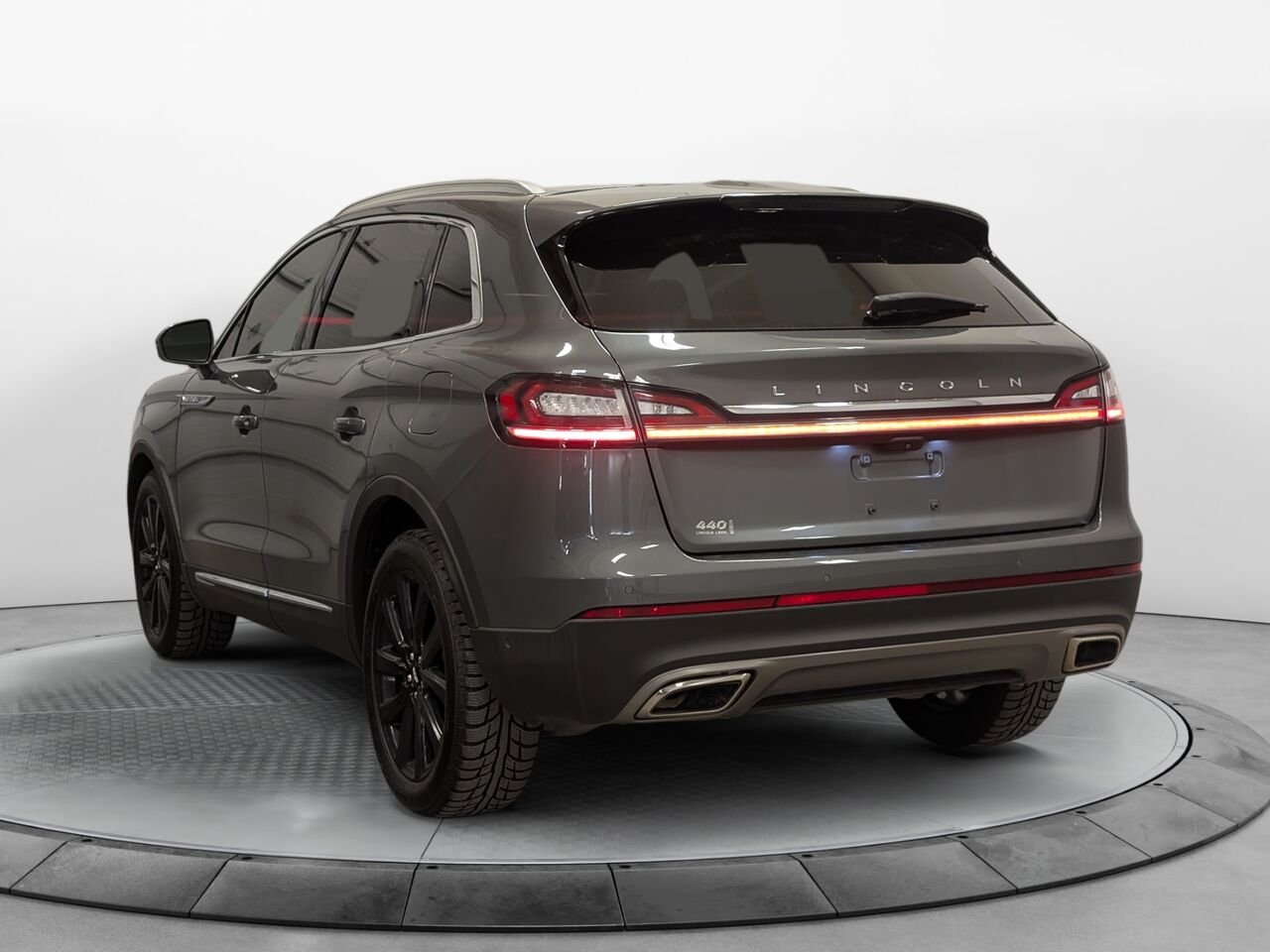 Lincoln NAUTILUS Reserve AWD Toit Ouvrant Bas Kilométrage 2023 Gris Sherbrooke - photo #1