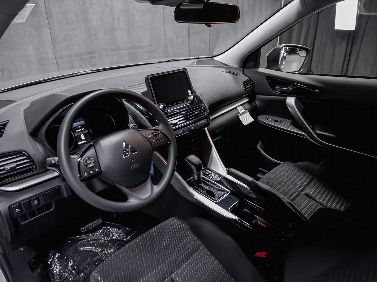2026 Mitsubishi Eclipse Cross ES Titanium Grey Metallic Montreal - photo #12