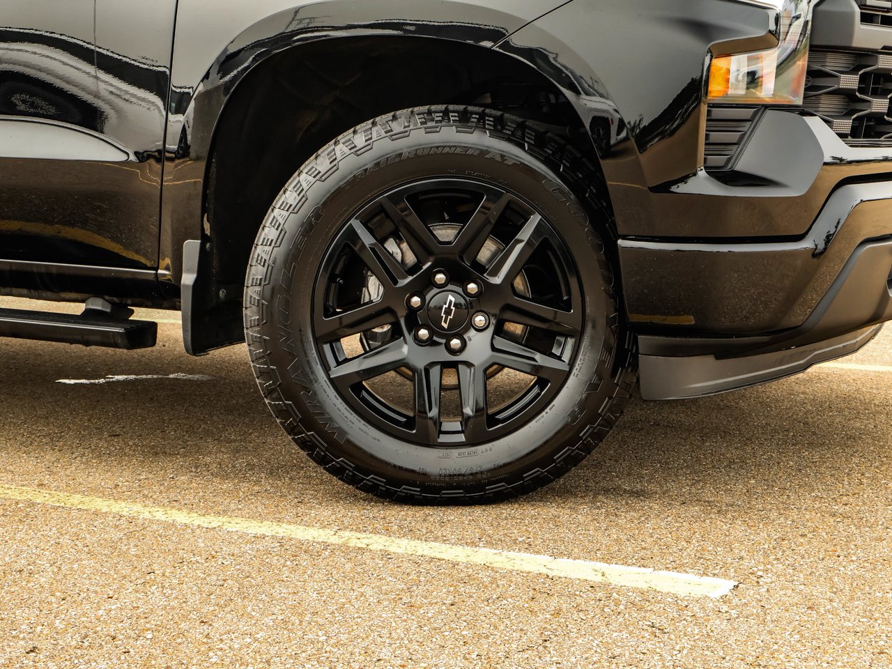 2023 Chevrolet Silverado 1500 4WD Crew Cab 147 Custom Black Sherwood Park - photo #10