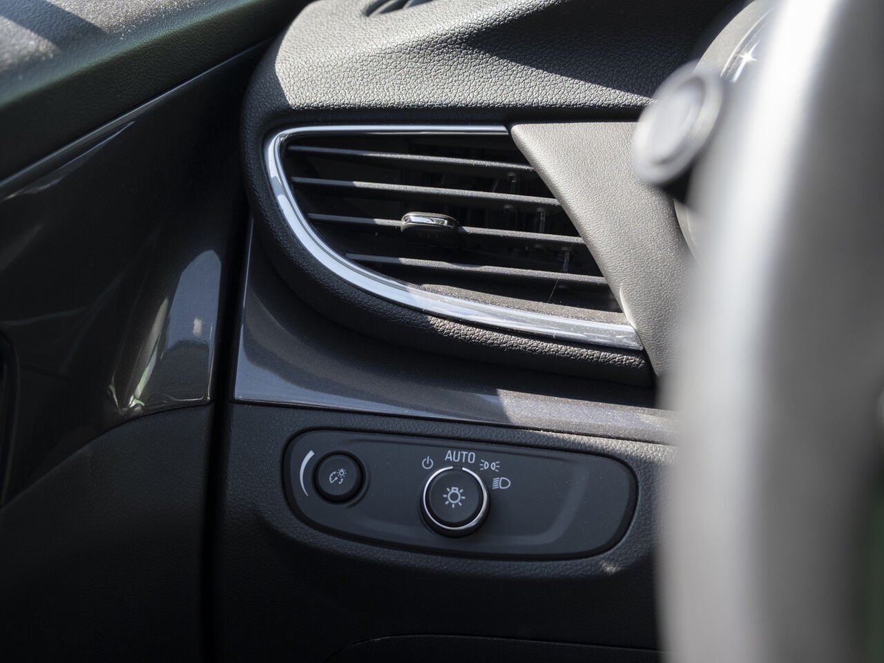 2022 Buick Encore White Gatineau - photo #12
