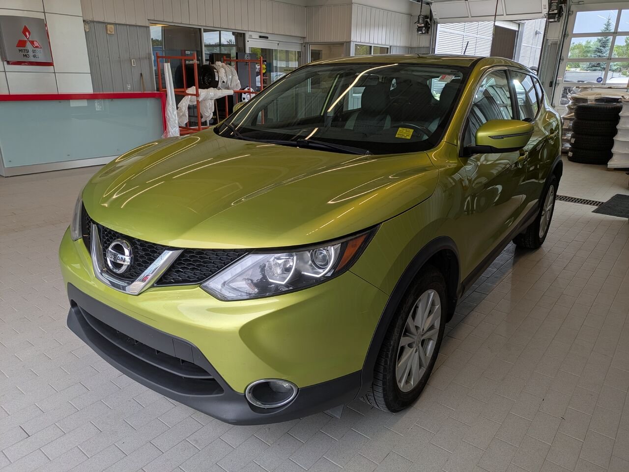 2017 Nissan Qashqai Green Gatineau - photo #1