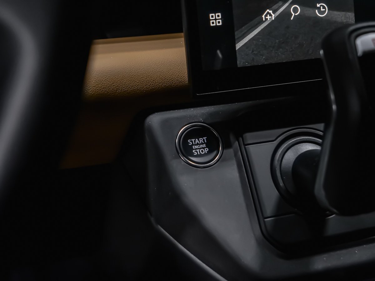 2026 Land Rover Defender X-Dynamic SE V8 Black Montreal - photo #33