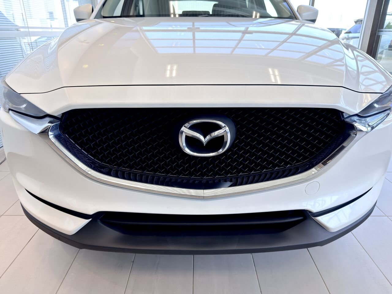 2017 Mazda CX-5 White Notre-Dame-des-Prairies - photo #5