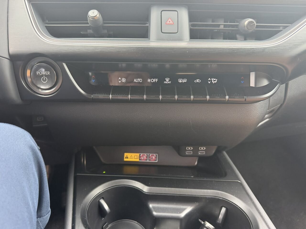2025 Lexus UX UX 300h CAWD Beige Laval - photo #27