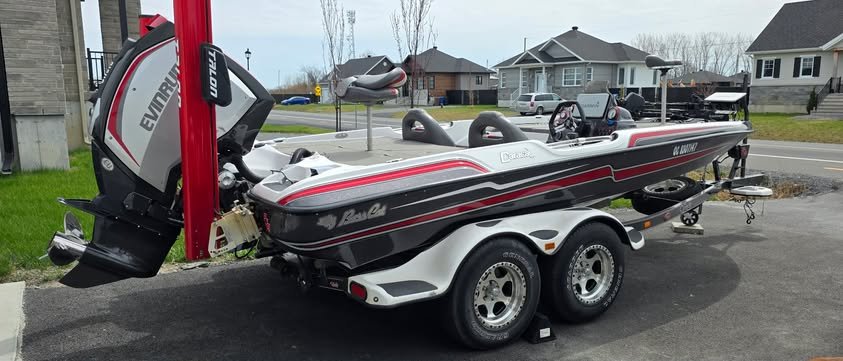 2017 BASS CAT CARACAL 2017 Red