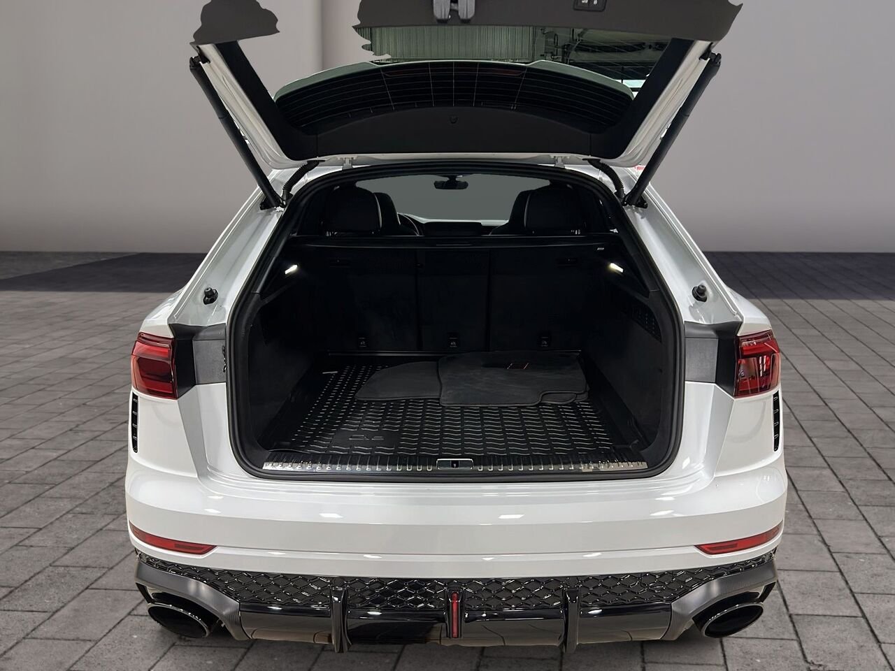 2026 Audi RS Q8 PERFORMANCE White Québec - photo #5