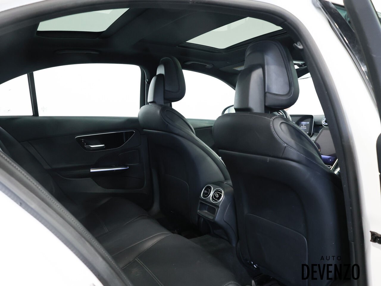 Mercedes-Benz Classe-C 2023 Blanc Saint-Eustache - photo #8