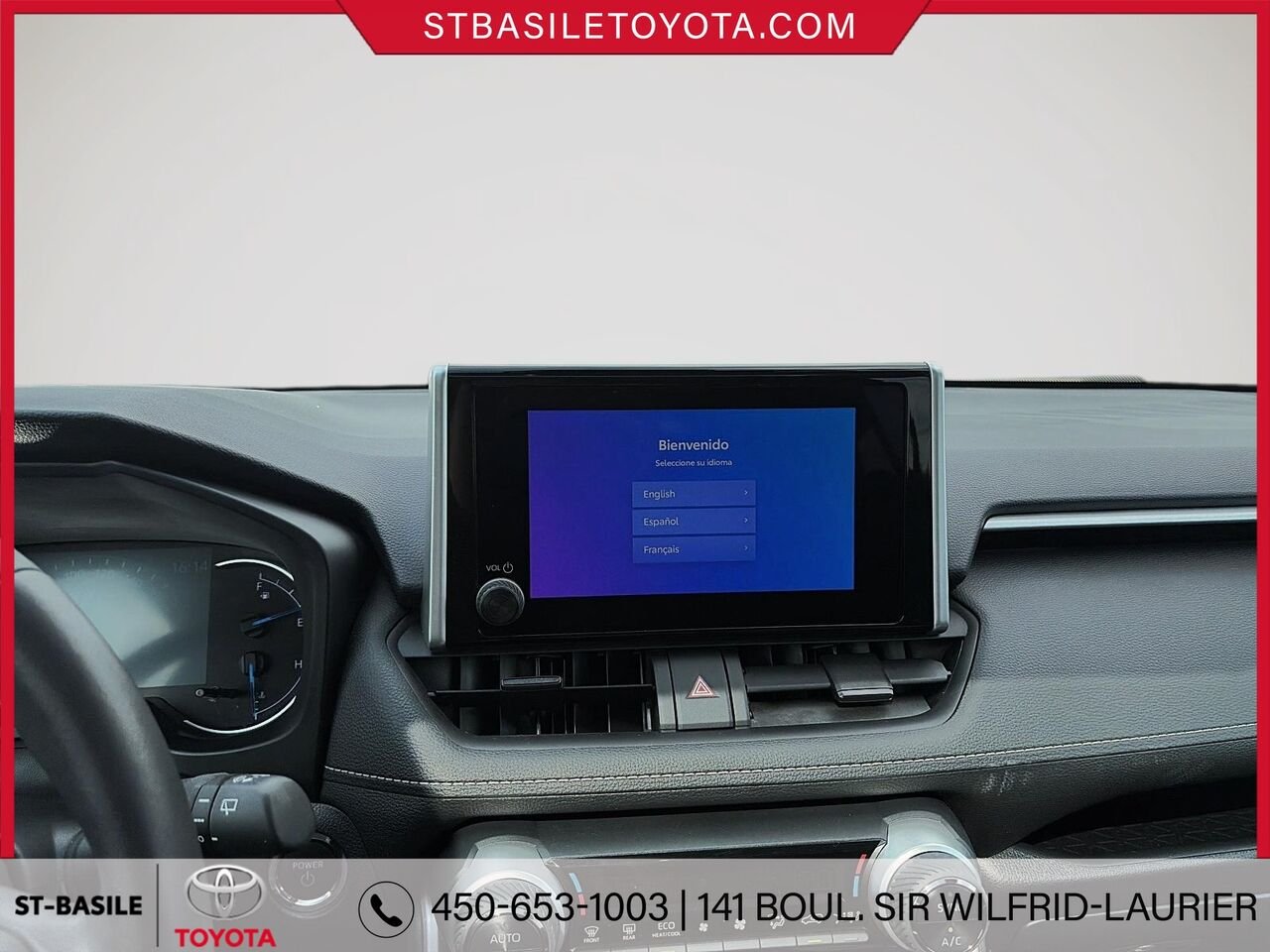 Toyota RAV4 Hybride 2025 Ciel argent métallisé Saint-Basile-le-Grand - photo #17
