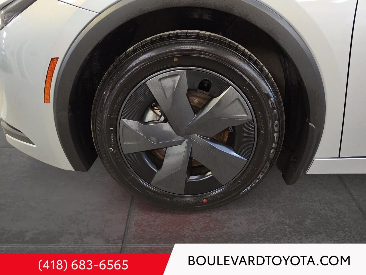 2025 Toyota Prius hybride branchable 531784-5 | SE Grey Québec - photo #7