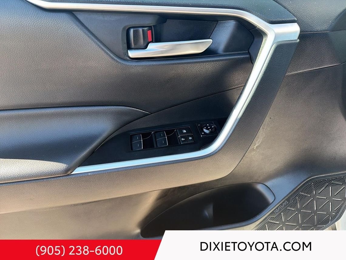 2024 Toyota RAV4 Power Sunroof, Heated Seats, Alloy Wheels, Heated Steering Wheel, Bluetooth White Mississauga - photo #16
