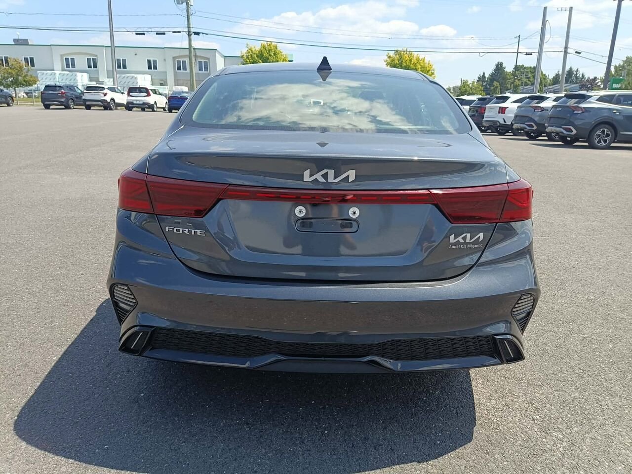 2024 Kia Forte Grey Lac Mégantic - photo #5