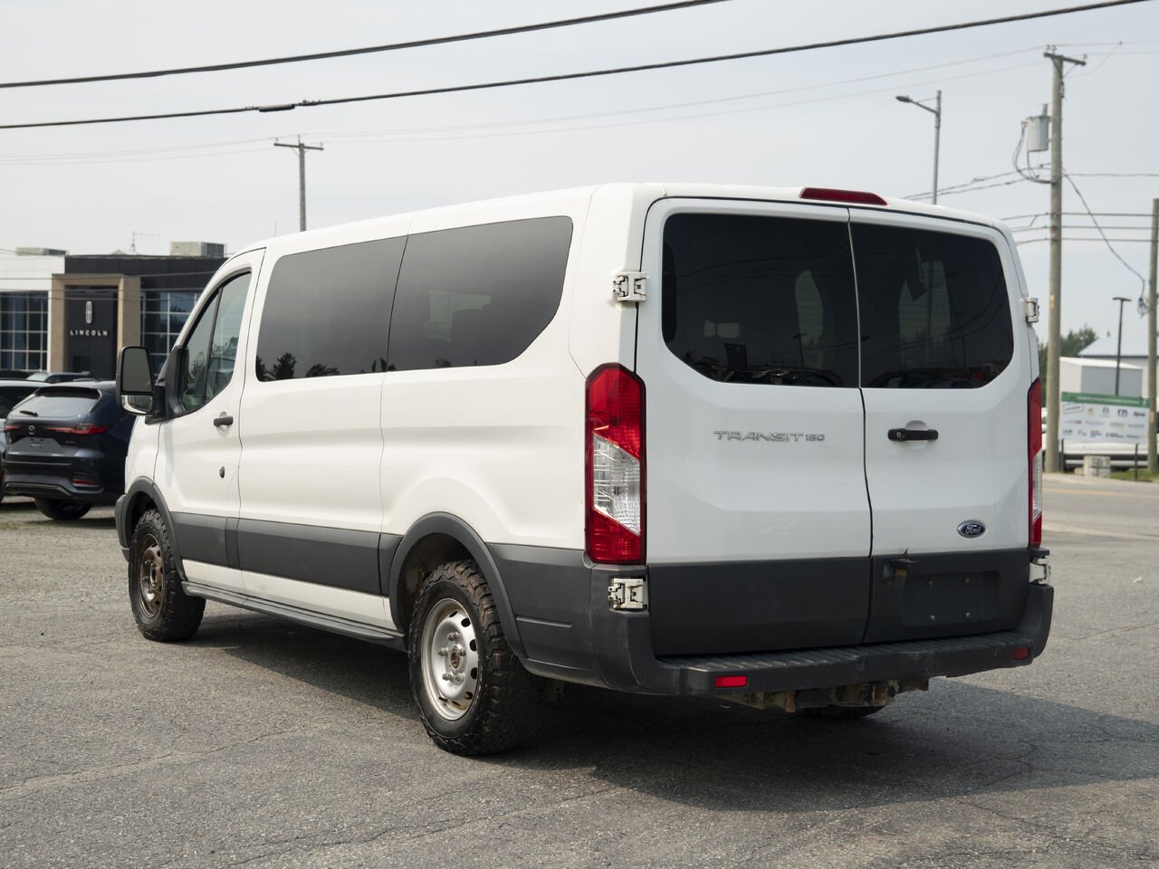 Ford Transit tourisme | T-150 XL toit bas 130 po porte pivotante côté passager 2018 Blanc Val-d'Or - photo #4