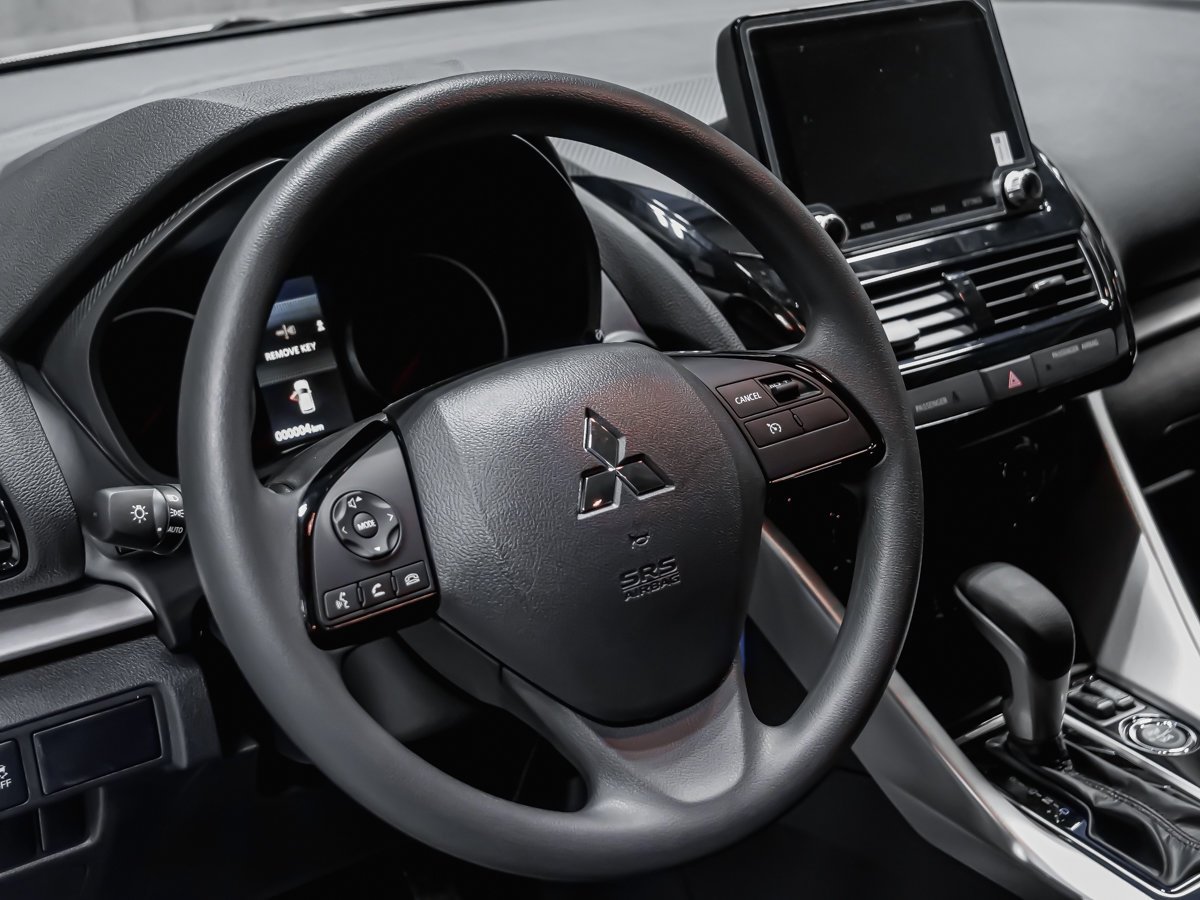 2026 Mitsubishi Eclipse Cross ES Titanium Grey Metallic Montreal - photo #14