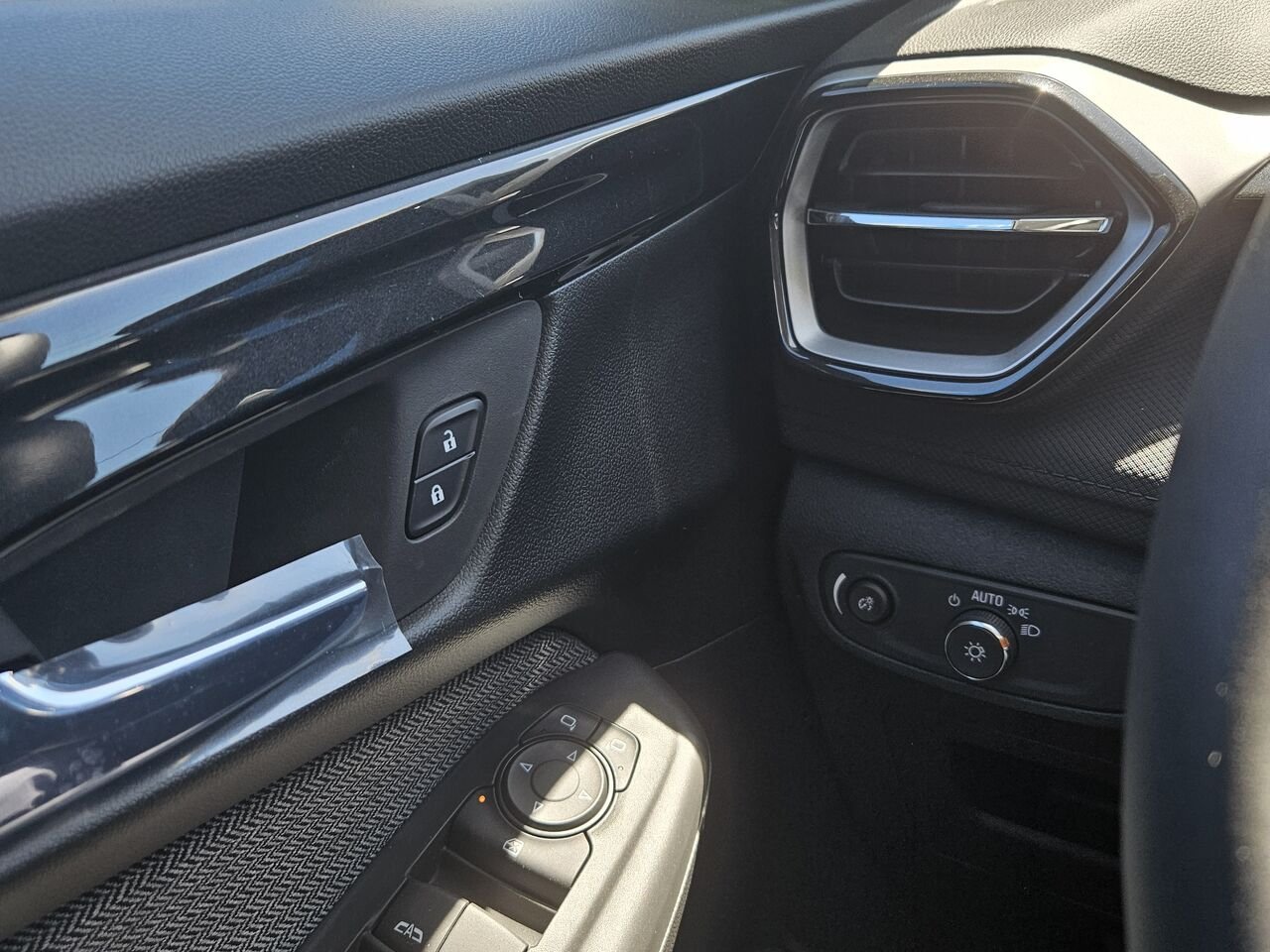 2026 Chevrolet Trailblazer Traction intégrale, 4 portes LT SUMMIT WHITE Thetford Mines - photo #9