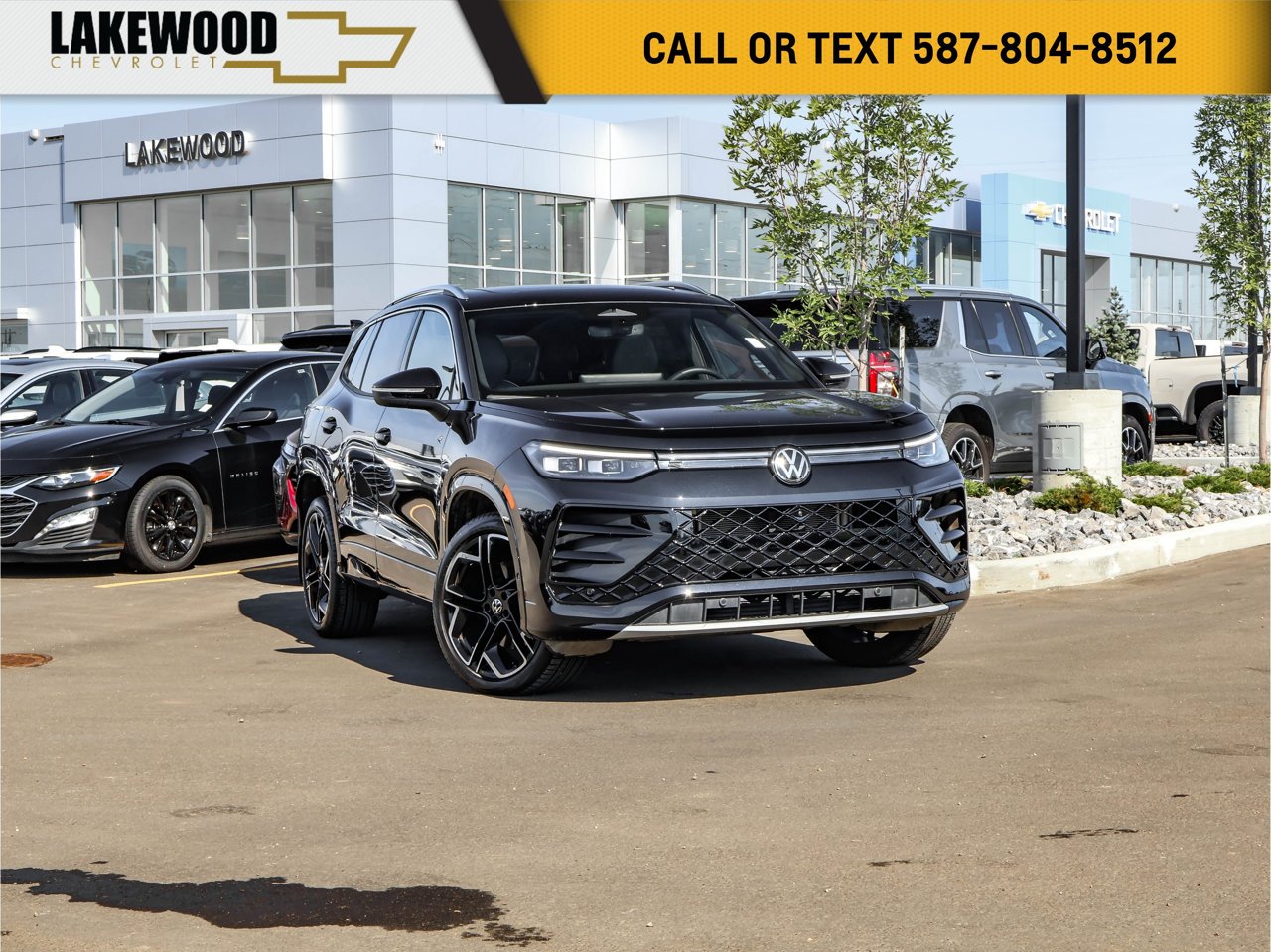 2026 Volkswagen Tiguan Highline Turbo R-Line 4MOTION Black Sherwood Park - photo #0