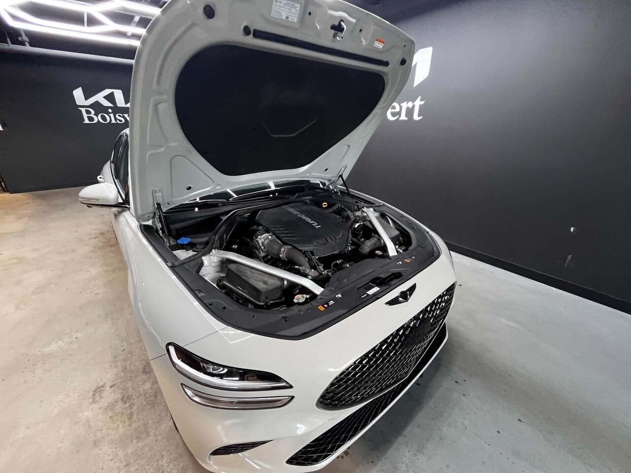 Genesis G70 2024 Gris Blainville - photo #30