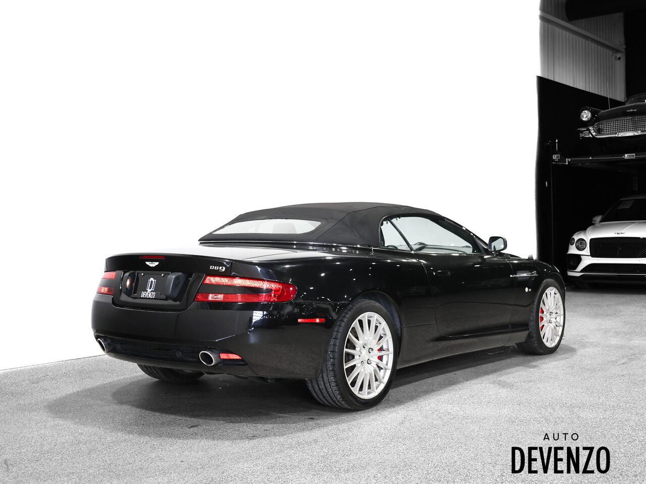 Aston Martin DB9 2009 Noir Saint-Eustache - photo #4