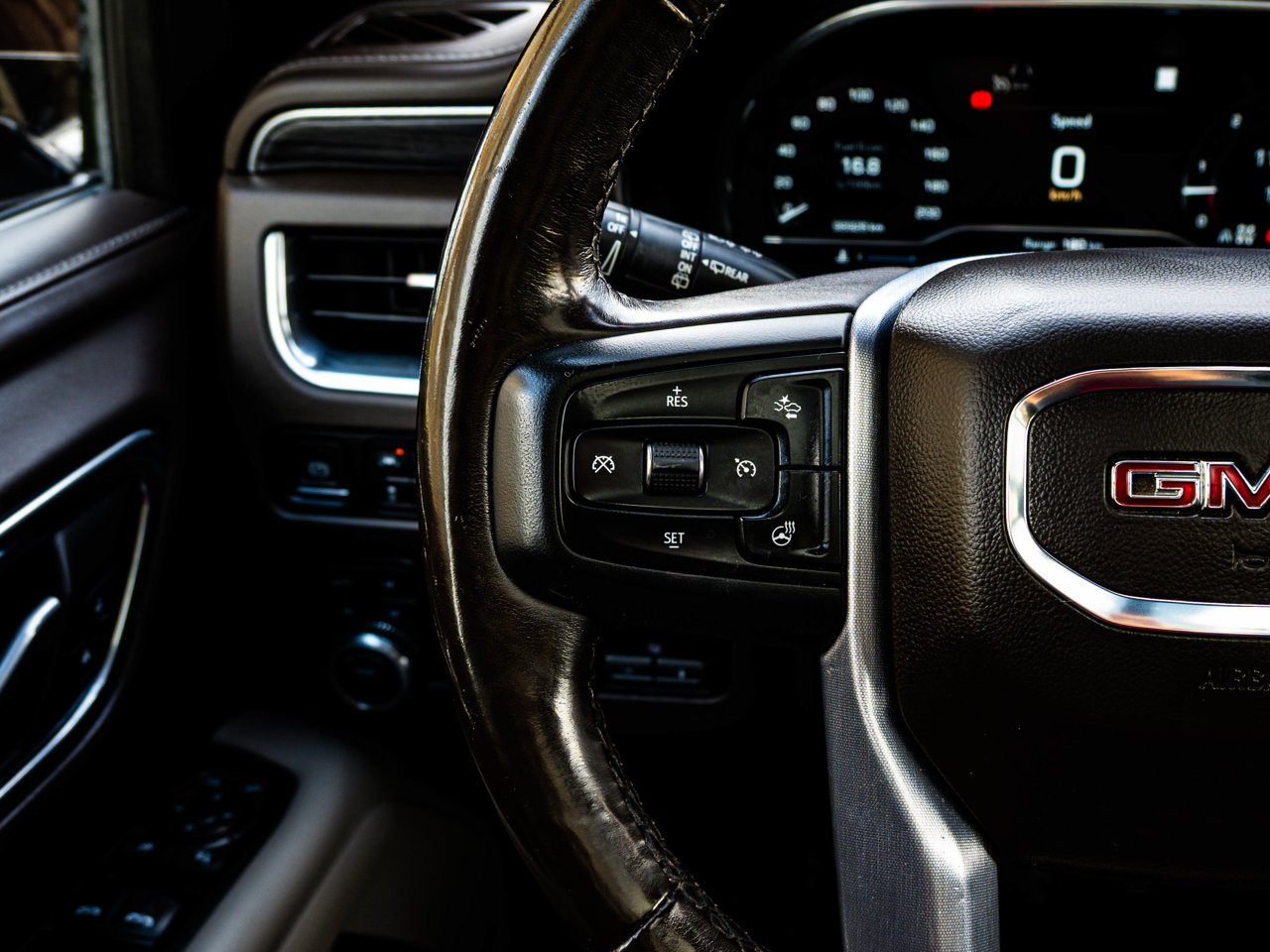2022 GMC Yukon XL 4WD 4dr SLT Red Sherwood Park - photo #21