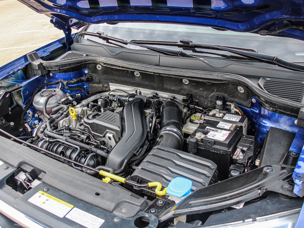 2022 Volkswagen Taos Comfortline 4MOTION Blue Sherwood Park - photo #13