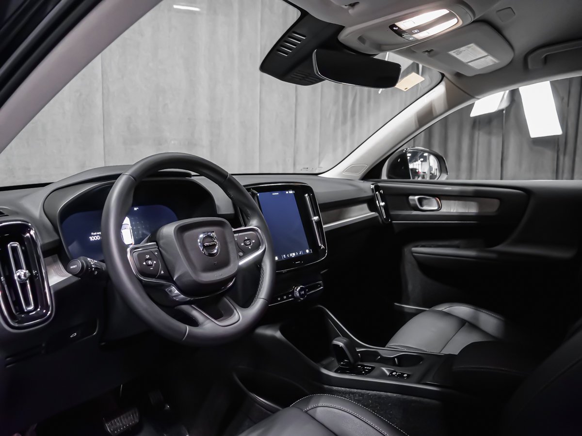 Volvo XC40 B5 CORE BRIGHT CLIMATE 2025 Noir Montréal - photo #5